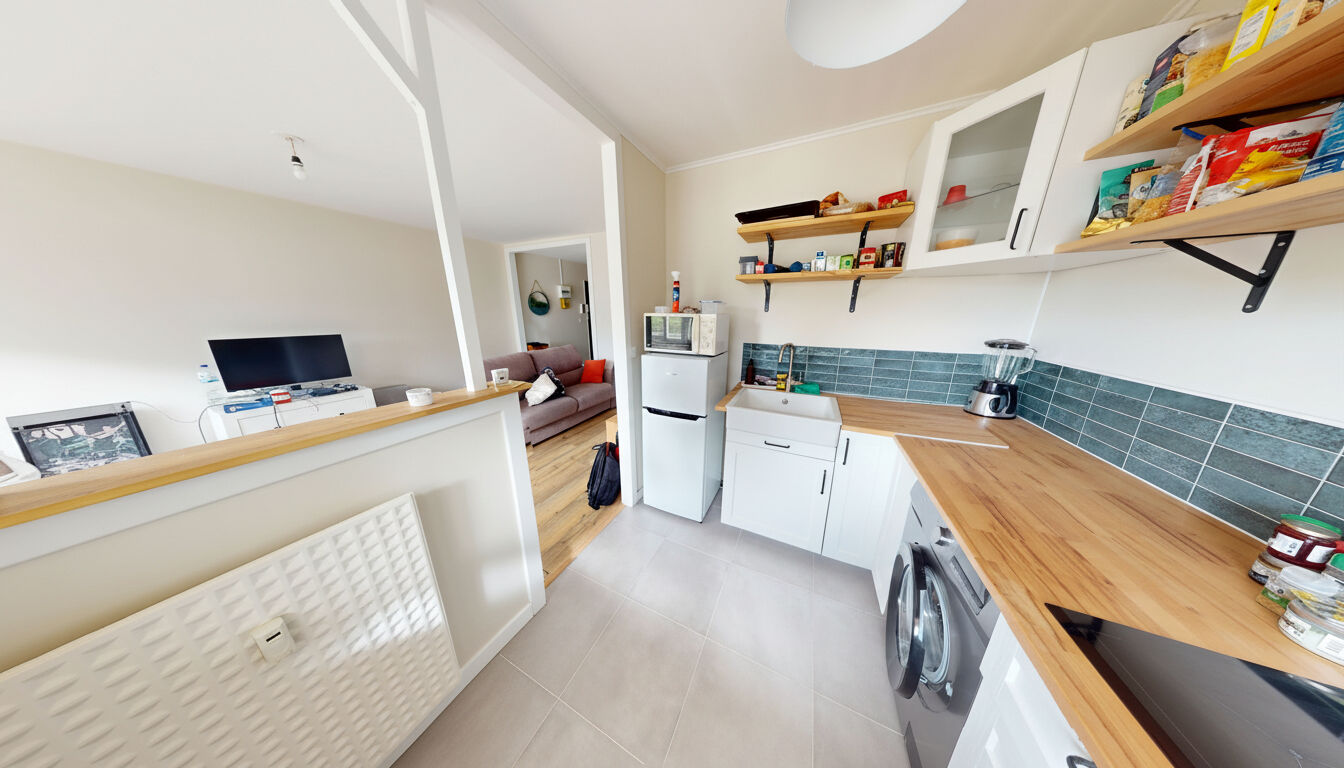 Appartement POITIERS (86000) 2 pi&egrave;ces 49.00 m&sup2;