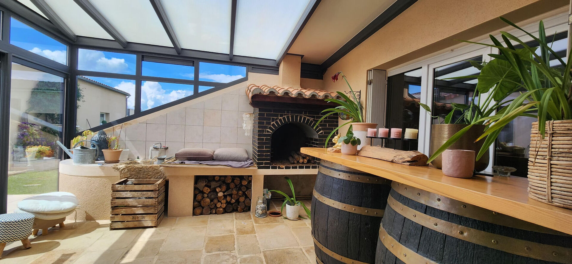 Maison COULOMBIERS (86600) 7 pi&egrave;ces 227.00 m&sup2;