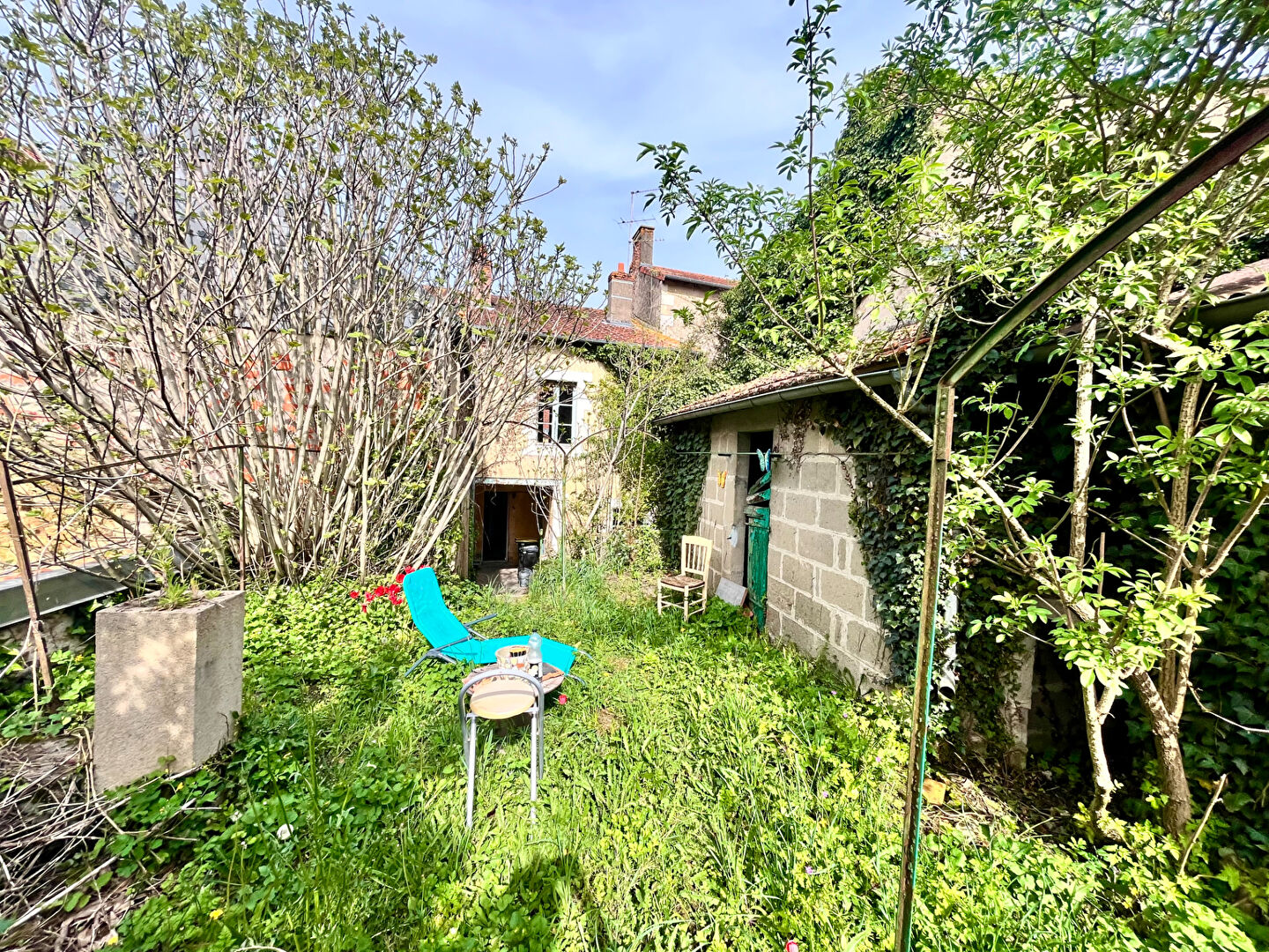 Maison MONTMORILLON (86500) 7 pi&egrave;ces 204.00 m&sup2;
