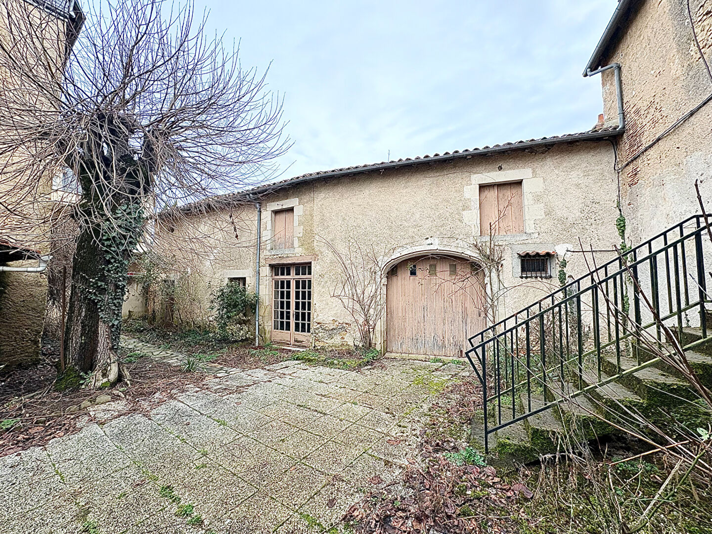 Maison MONTMORILLON (86500) 15 pi&egrave;ces 464.00 m&sup2;