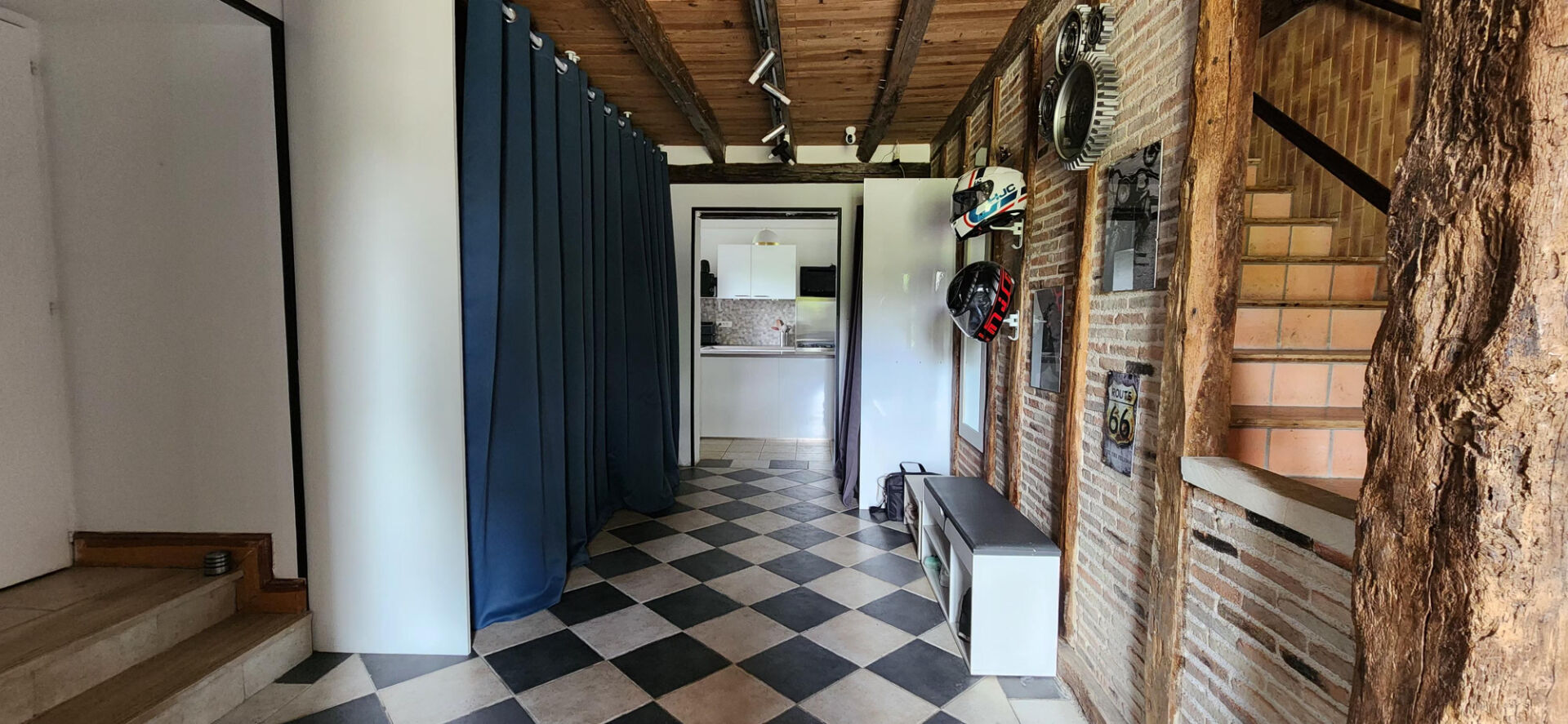 Maison VOUILLE (86190) 5 pi&egrave;ces 190.00 m&sup2;