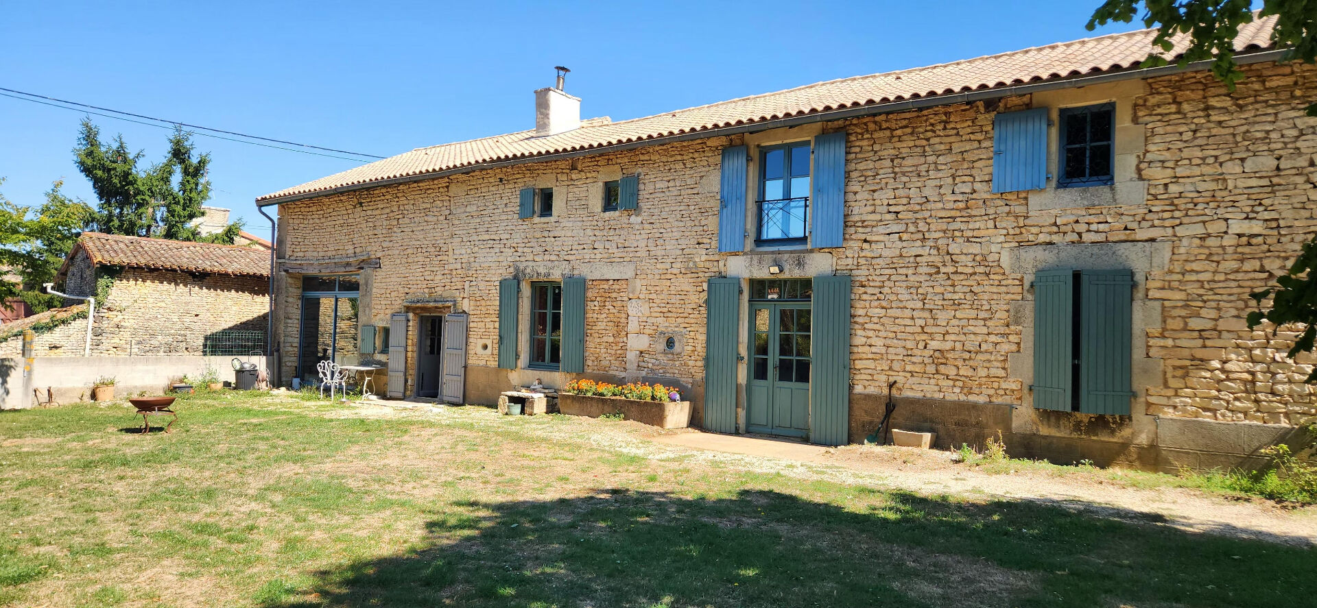 Maison CHAUNAY (86510) 7 pi&egrave;ces 216.00 m&sup2;