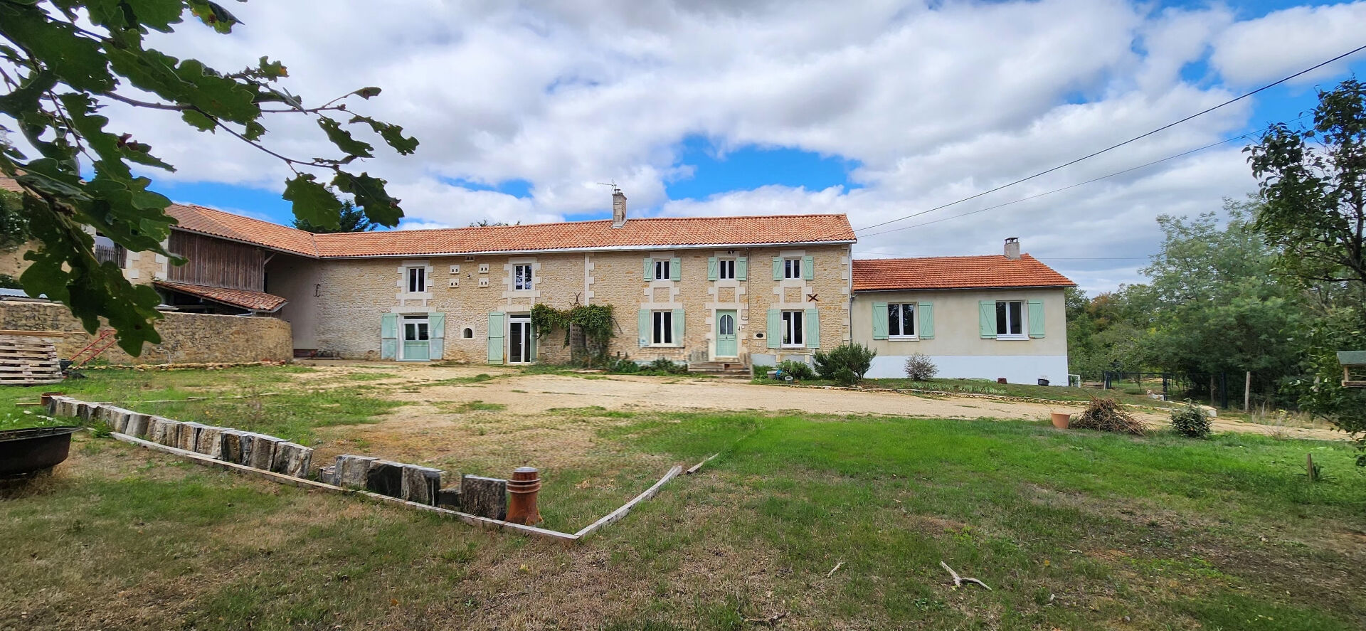 Maison ITEUIL (86240) 7 pi&egrave;ces 227.00 m&sup2;