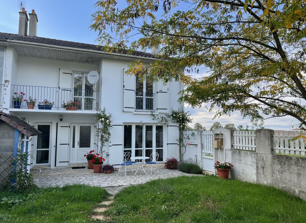 Maison POITIERS (86000) 4 pi&egrave;ces 90.00 m&sup2;