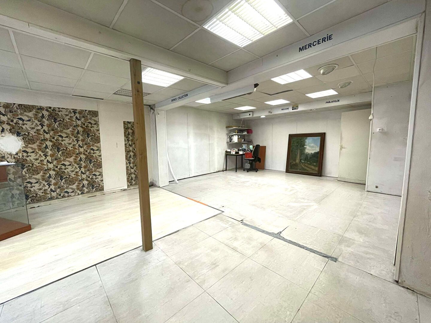 Local commercial BERCK (62600) 2 pi&egrave;ces 93.84 m&sup2;