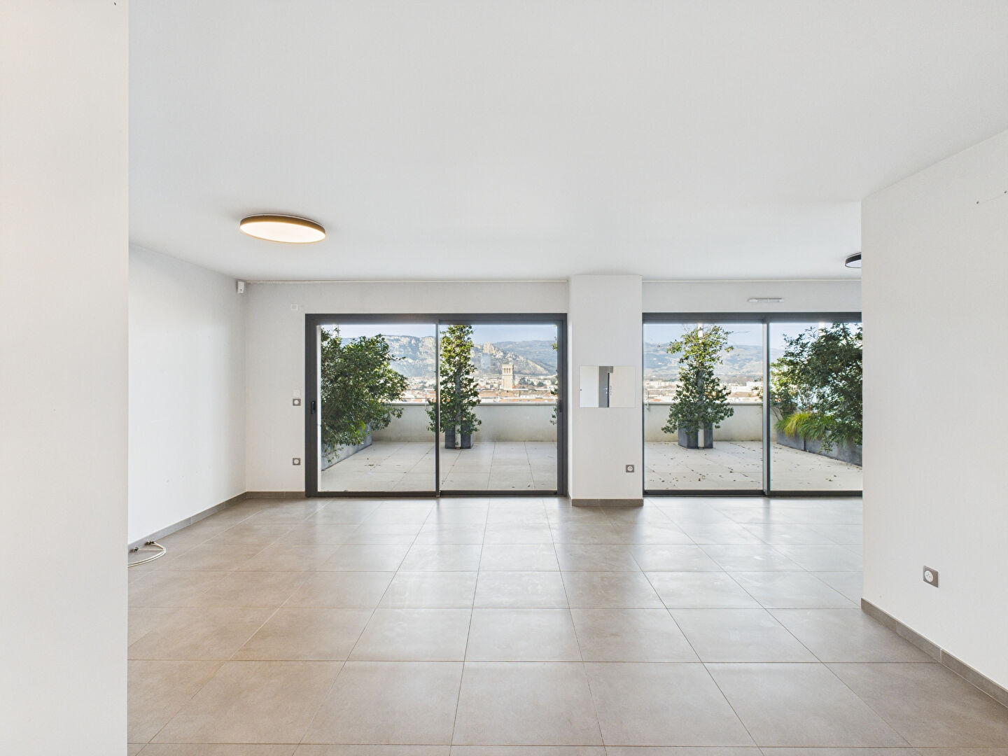 Appartement T6 - 144m² - Valence — 6 pièces, 144 m², 4 chambres — photo 2