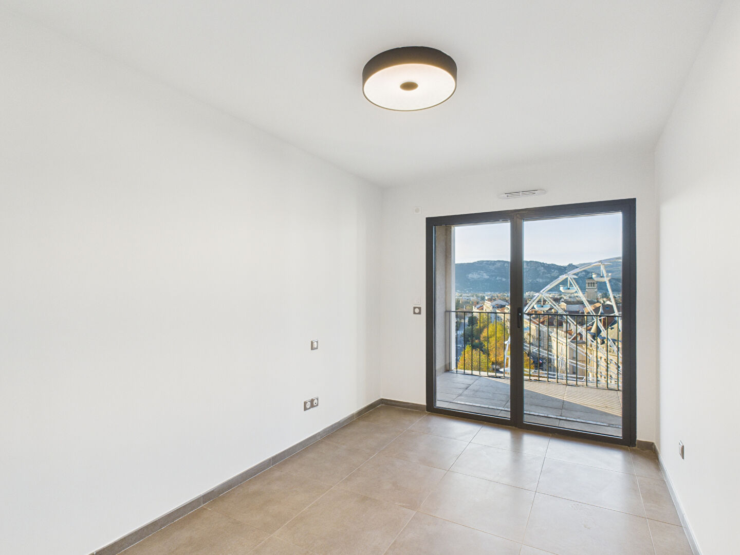 Appartement T6 - 144m² - Valence — 6 pièces, 144 m², 4 chambres — photo 9