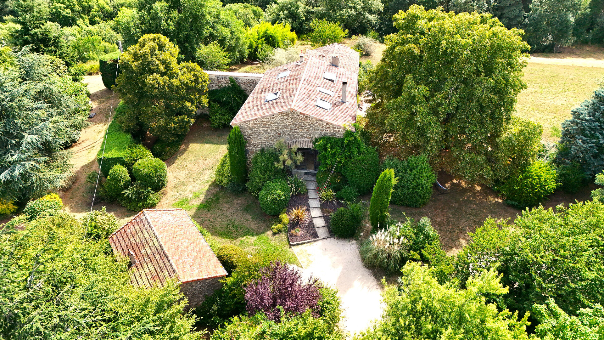 Corps de ferme TOURNON SUR RHONE (07300) 10 pi&egrave;ces 280.00 m&sup2;