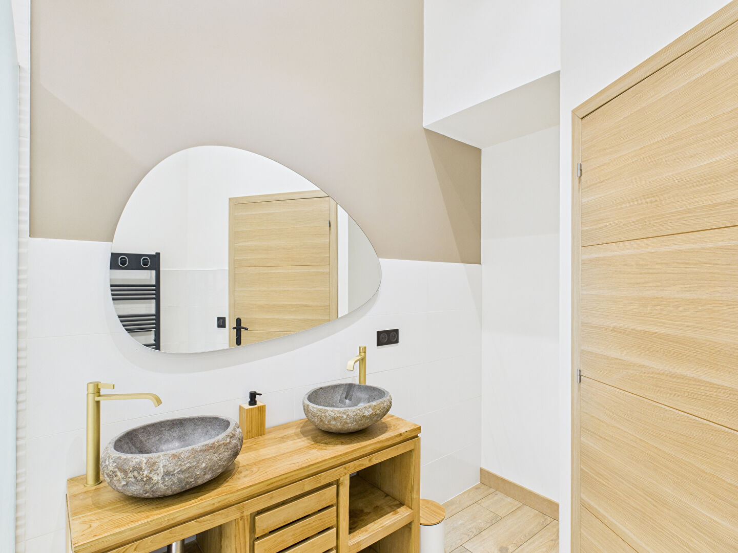 House T12 - 450m² - Valence — 12-room, 450 sqm, 9 bedrooms — photo 9