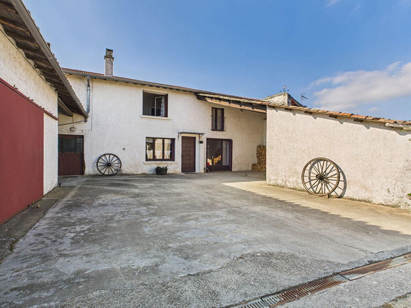 Maison CHATEAUNEUF SUR ISERE (26300) 9 pi&egrave;ces 195.00 m&sup2;