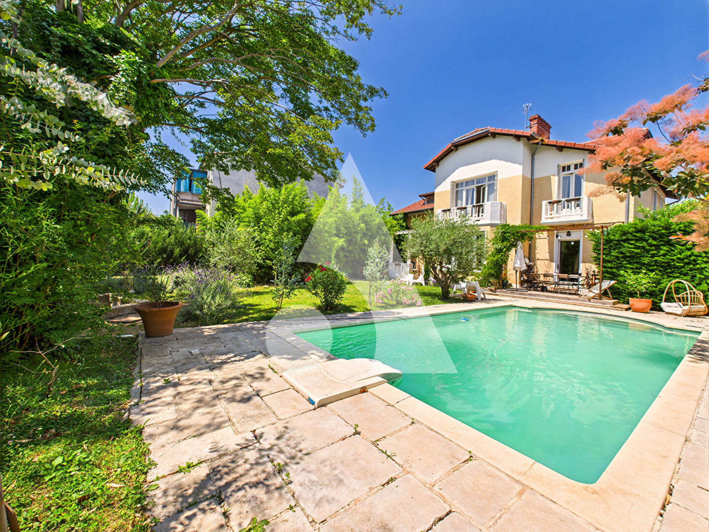 Maison ROMANS SUR ISERE (26100) 8 pi&egrave;ces 220.00 m&sup2;