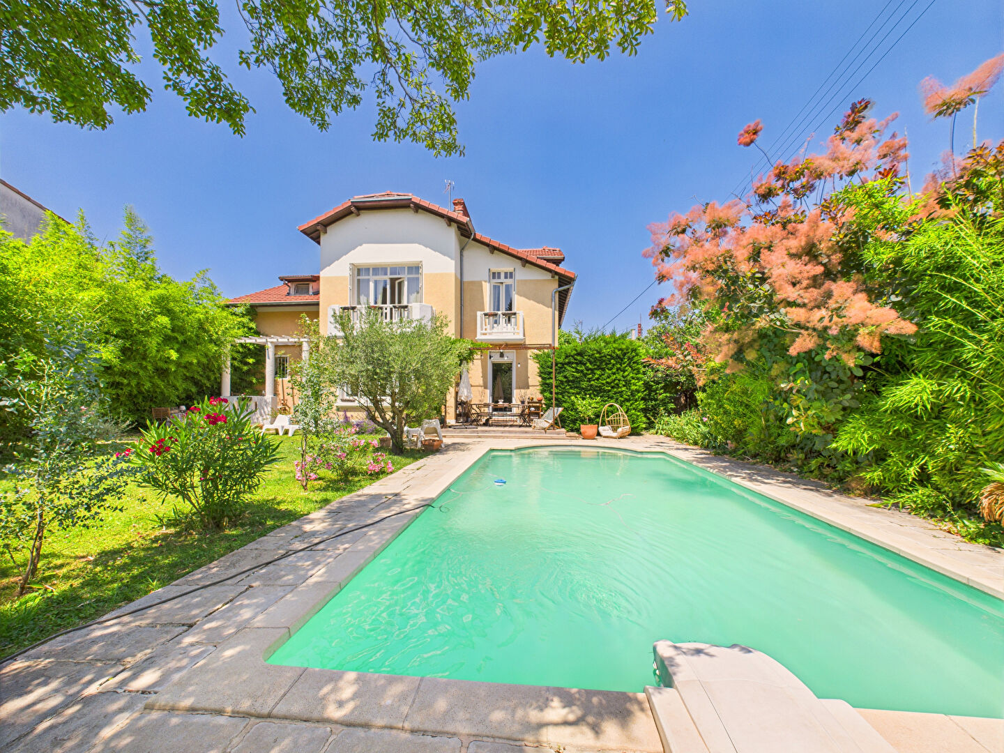 Maison ROMANS SUR ISERE (26100) 8 pi&egrave;ces 220.00 m&sup2;