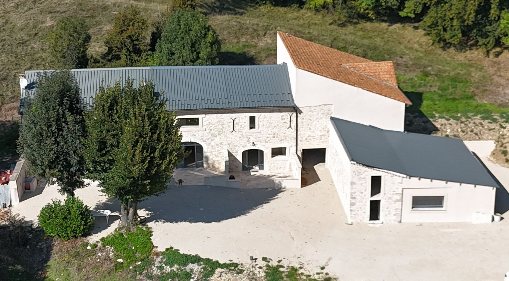 Maison LE CHAFFAL (26190) 12 pi&egrave;ces 450.00 m&sup2;