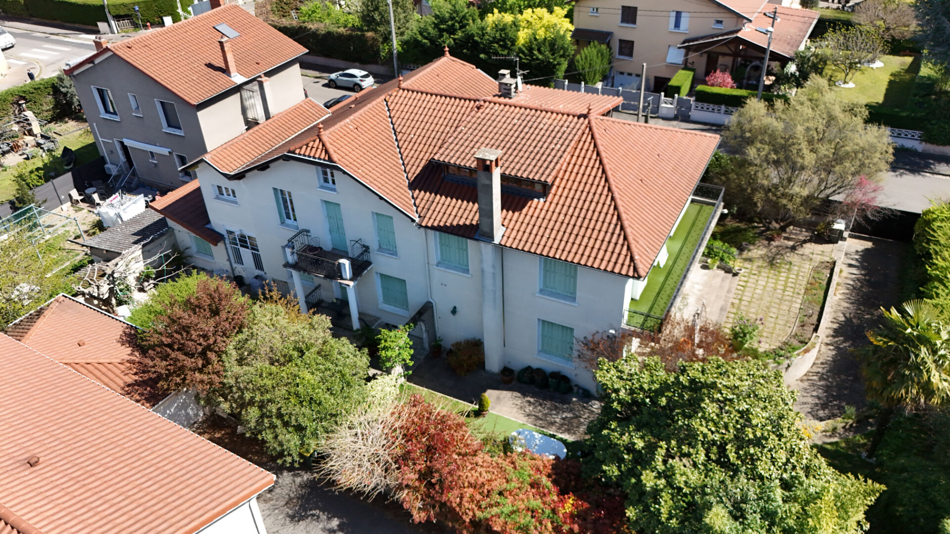 Maison bourgeoise VENISSIEUX (69200) 10 pi&egrave;ces 391.70 m&sup2;