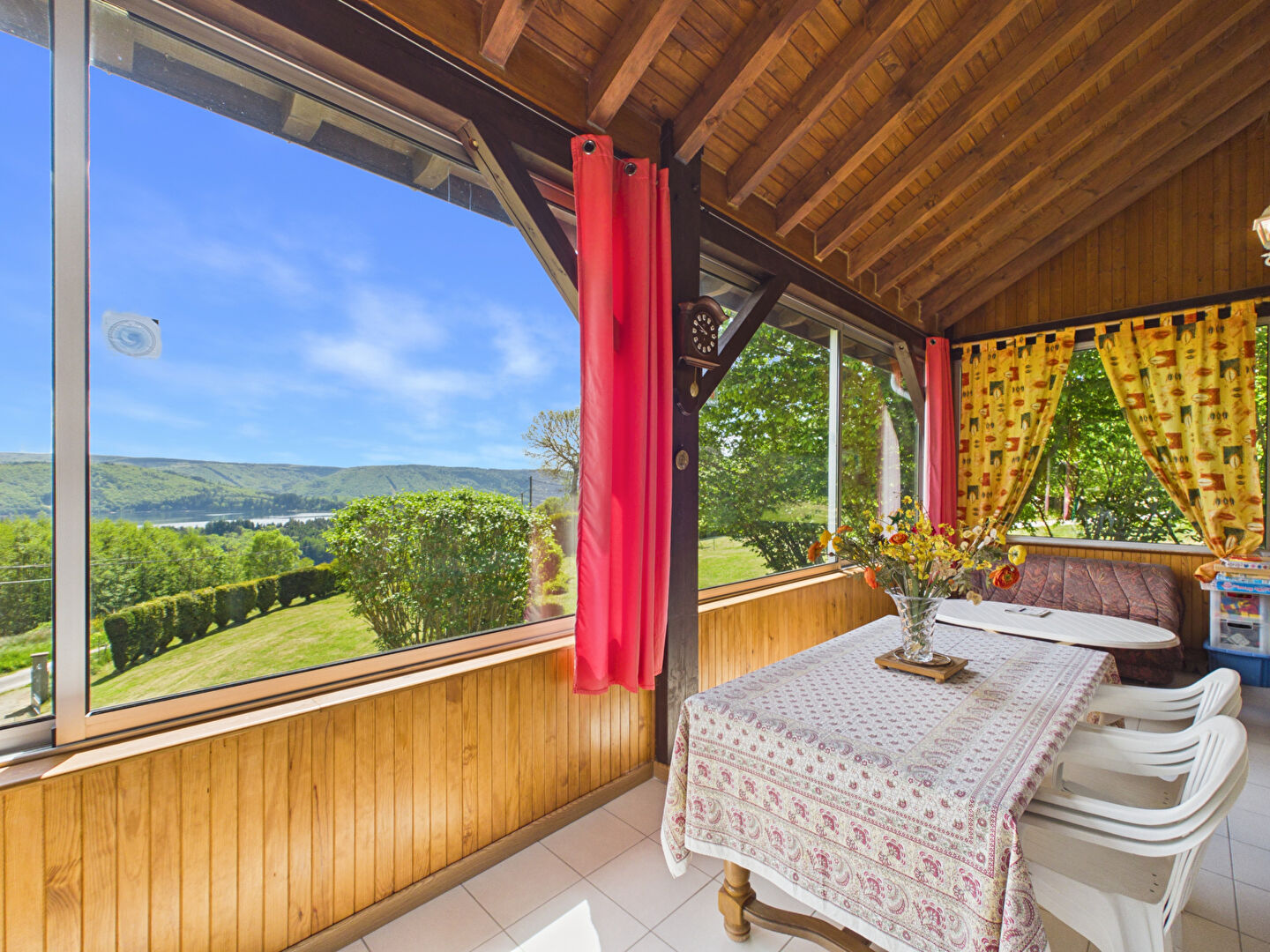 Maison LE LAC D ISSARLES (07470) 5 pi&egrave;ces 186.00 m&sup2;
