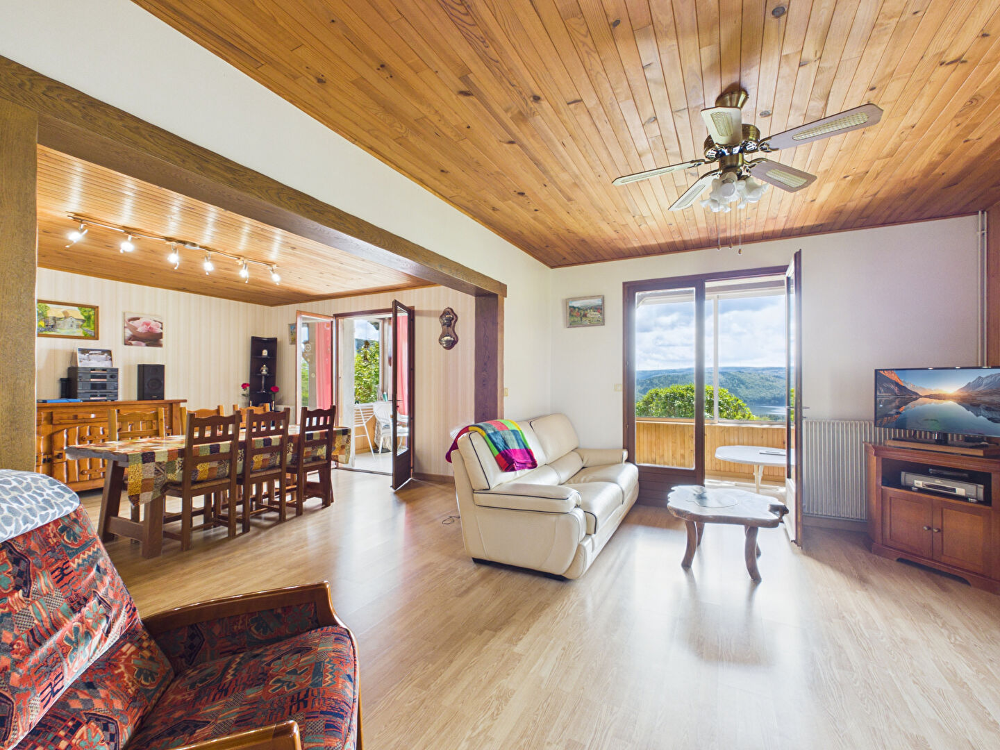 Maison LE LAC D ISSARLES (07470) 5 pi&egrave;ces 186.00 m&sup2;