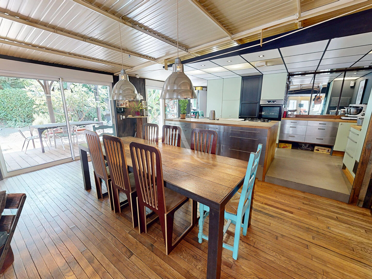 Loft NEUILLY SUR MARNE (93330) 6 pi&egrave;ces 195.00 m&sup2;