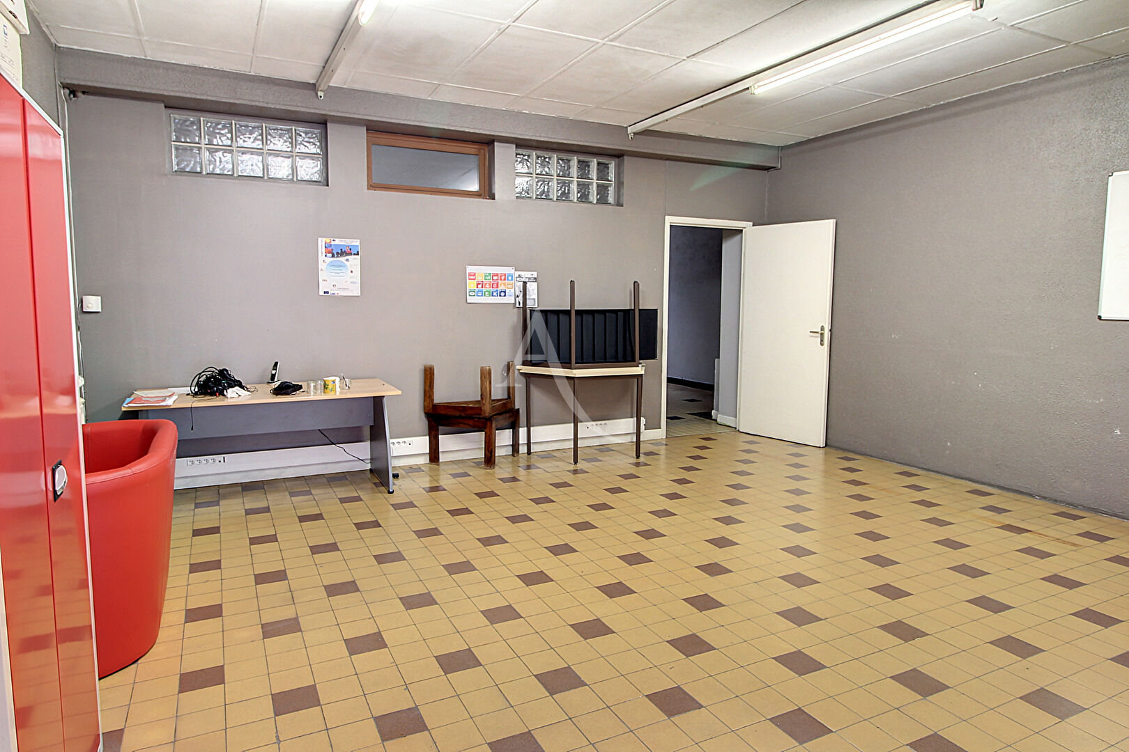 Local commercial DOUAI (59500) 4 pi&egrave;ces 213.15 m&sup2;