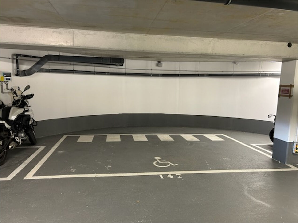 Parking / box SURESNES (92150) 14.00 m&sup2;