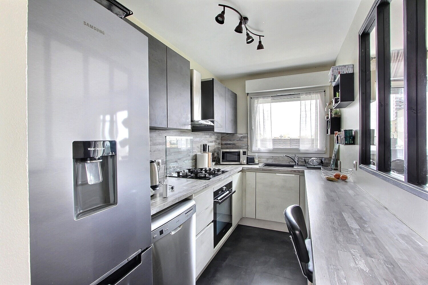 Appartement VILLENEUVE LA GARENNE (92390) 3 pièces 61.54 m²