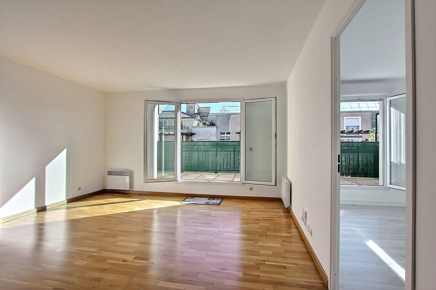 Villeneuve-la-Garenne (92) 379 000 € Appartement 5 pièces , 4 chambres 94.10 m² Avec terrasse Voir le bien