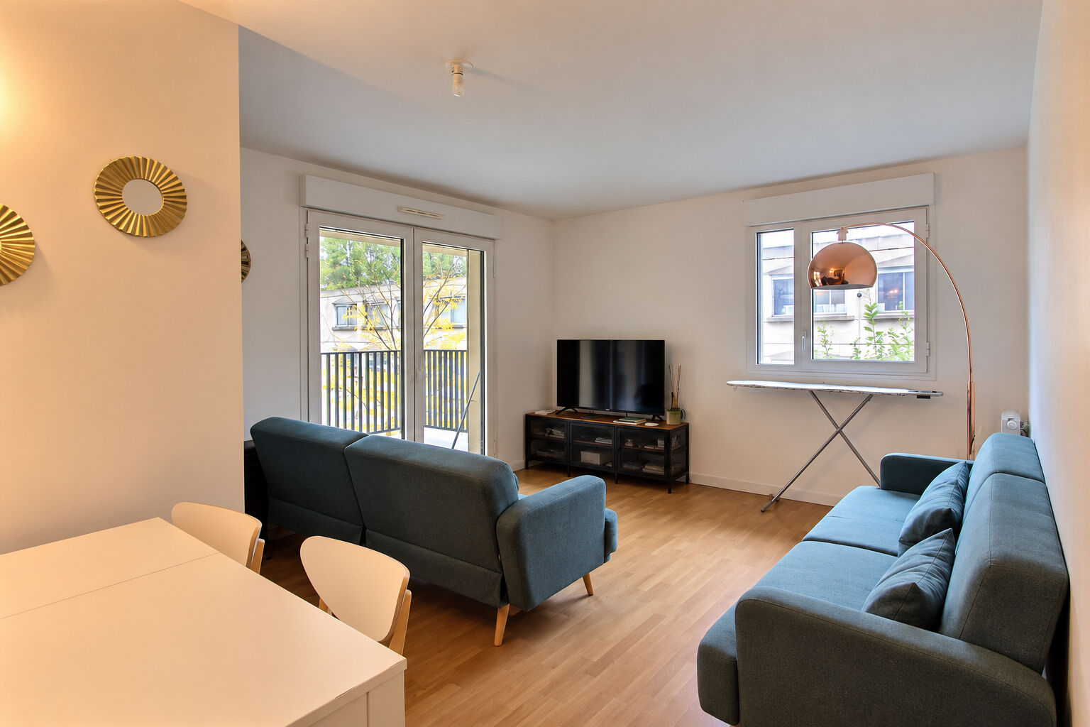 Asnières-sur-Seine (92) Exclusif 520 000 € Appartement 5 pièces , 4 chambres 87.11 m² Avec balcon