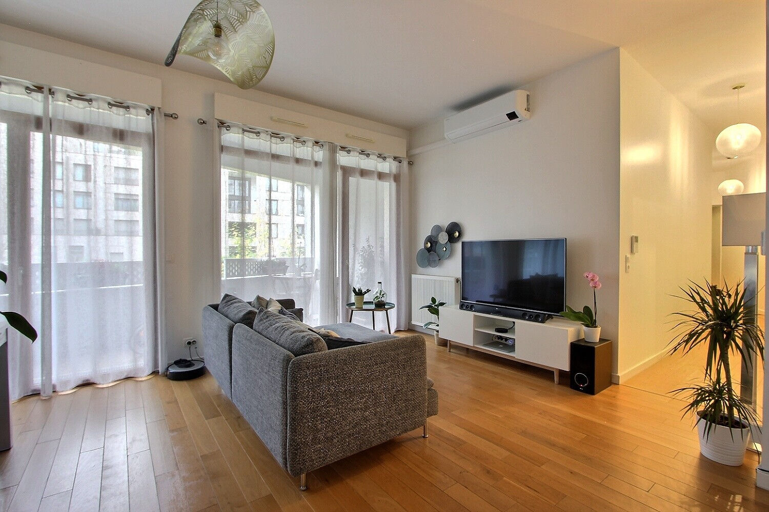 Asnières-sur-Seine (92) 395 000 € Appartement 3 pièces , 2 chambres 70.68 m² Avec jardin