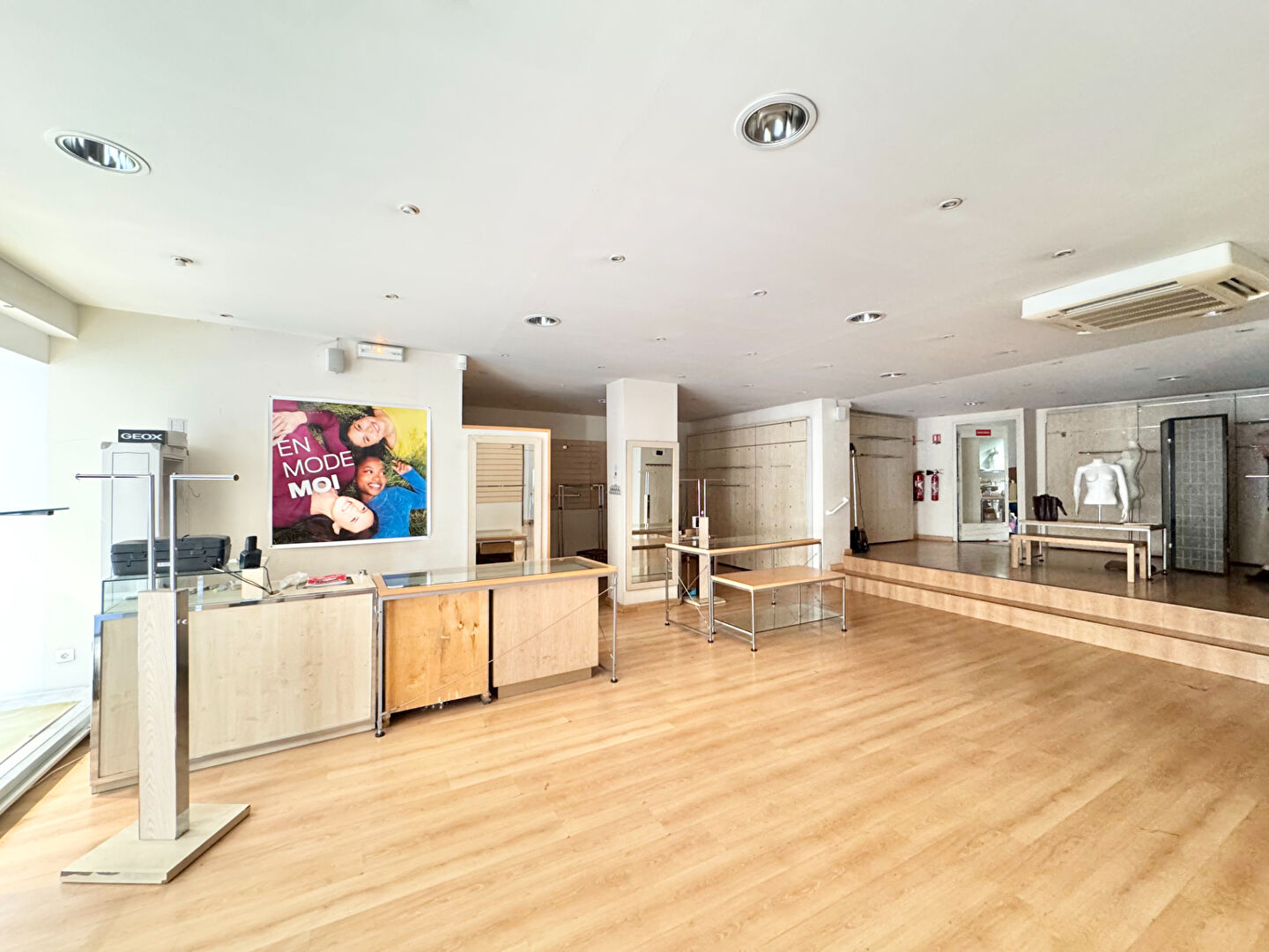 Local commercial THIONVILLE (57100) 128.14 m&sup2;