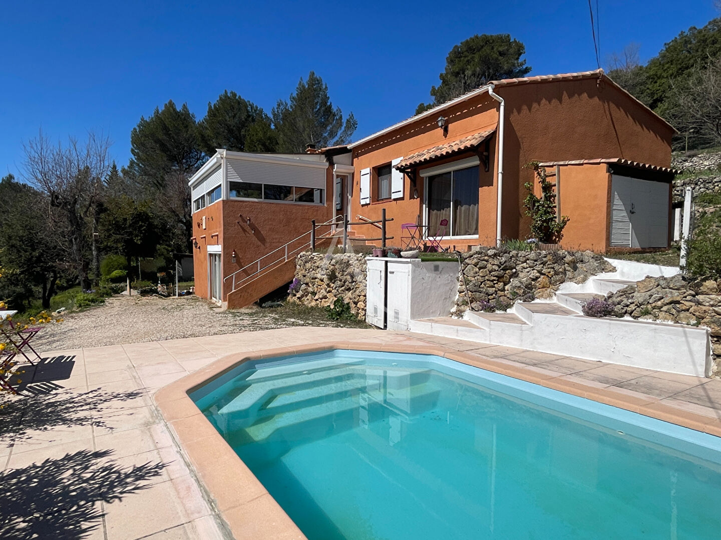 Villa VARAGES (83670) 4 pi&egrave;ces 106.00 m&sup2;