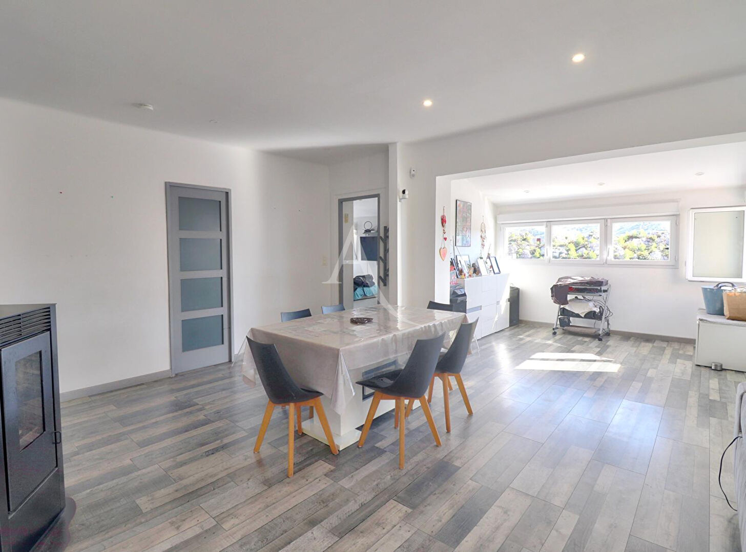 Villa LES PENNES MIRABEAU (13170) 5 pi&egrave;ces 168.00 m&sup2;
