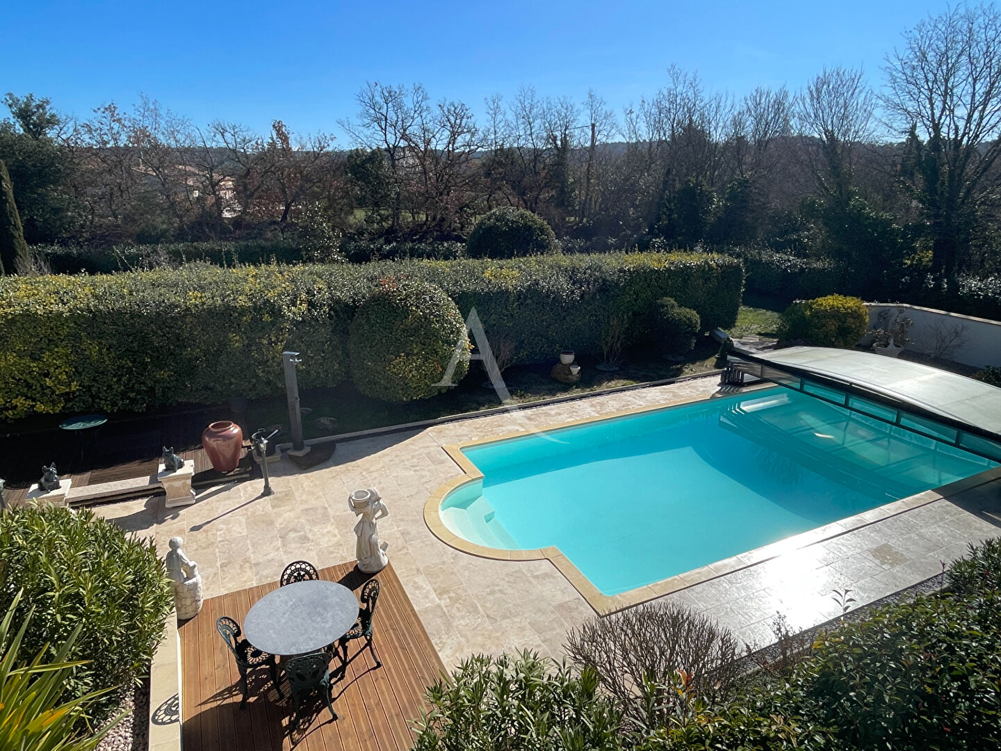 Villa la verdiere (83560) 5 pi&egrave;ces 200.00 m&sup2;