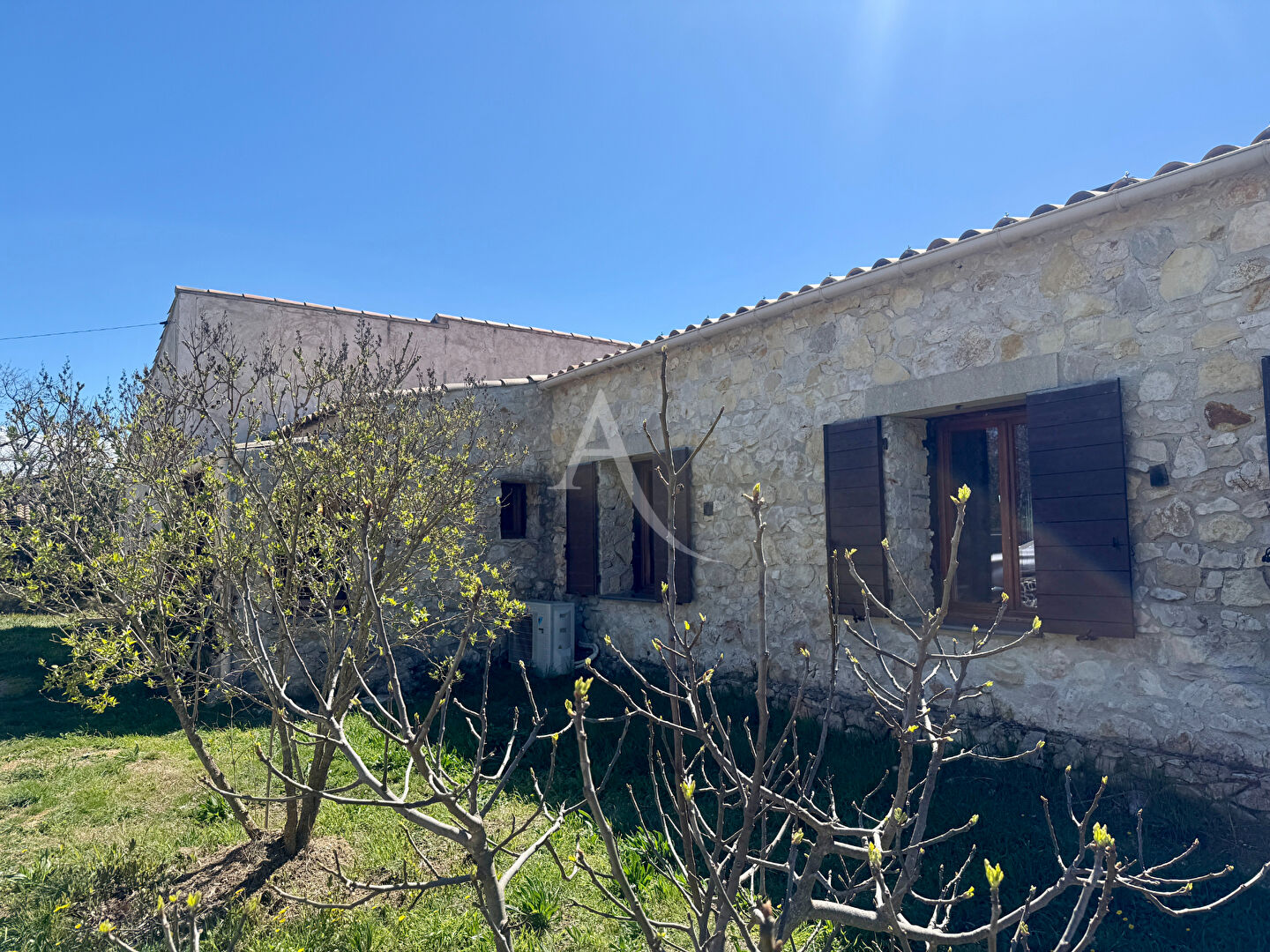 Villa LA VERDIERE (83560) 4 pi&egrave;ces 146.00 m&sup2;