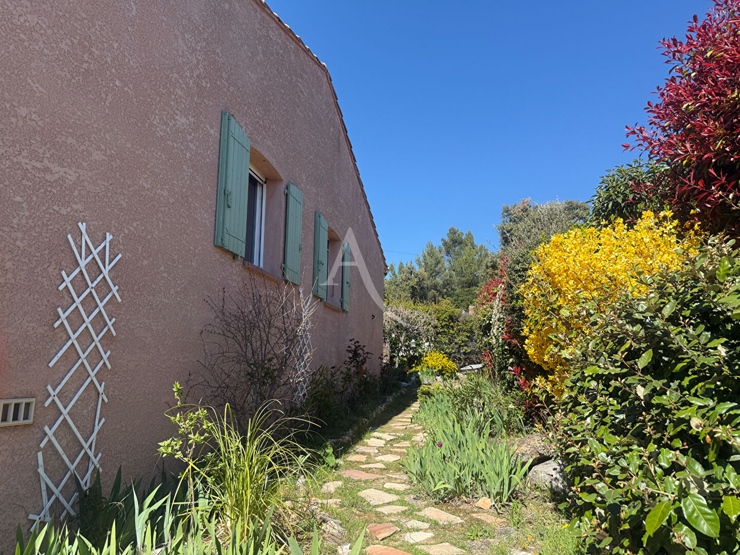 Villa GINASSERVIS (83560) 3 pi&egrave;ces 90.00 m&sup2;