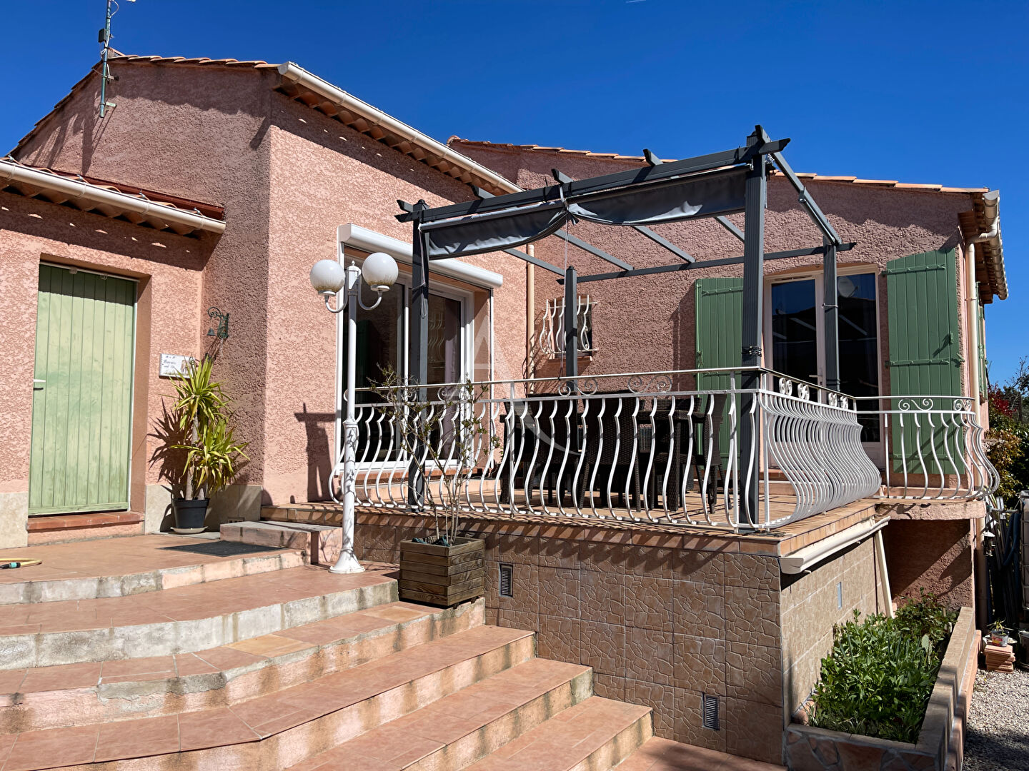 Villa GINASSERVIS (83560) 4 pi&egrave;ces 90.00 m&sup2;