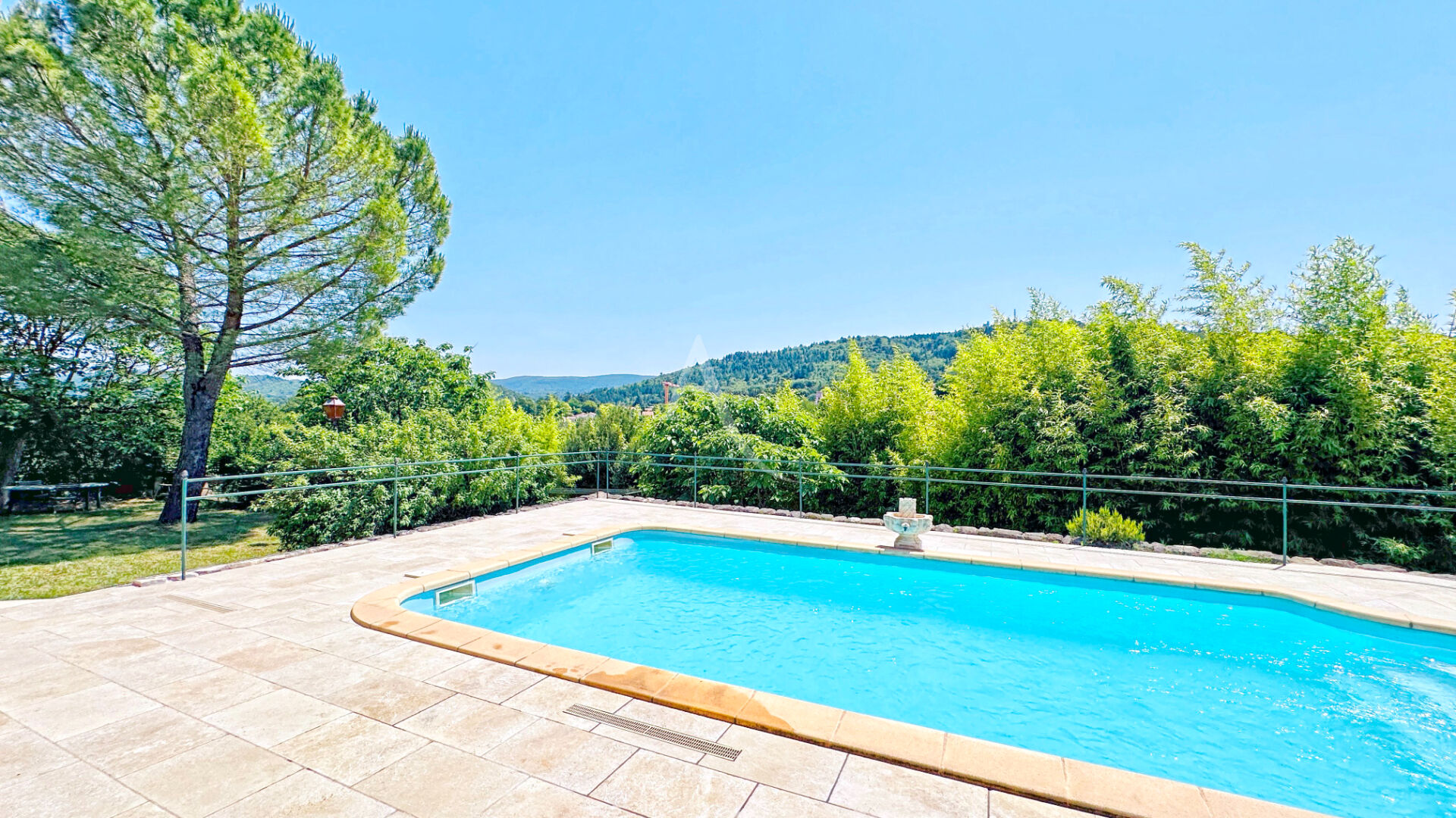 Villa CERESTE (04280) 6 pi&egrave;ces 184.00 m&sup2;