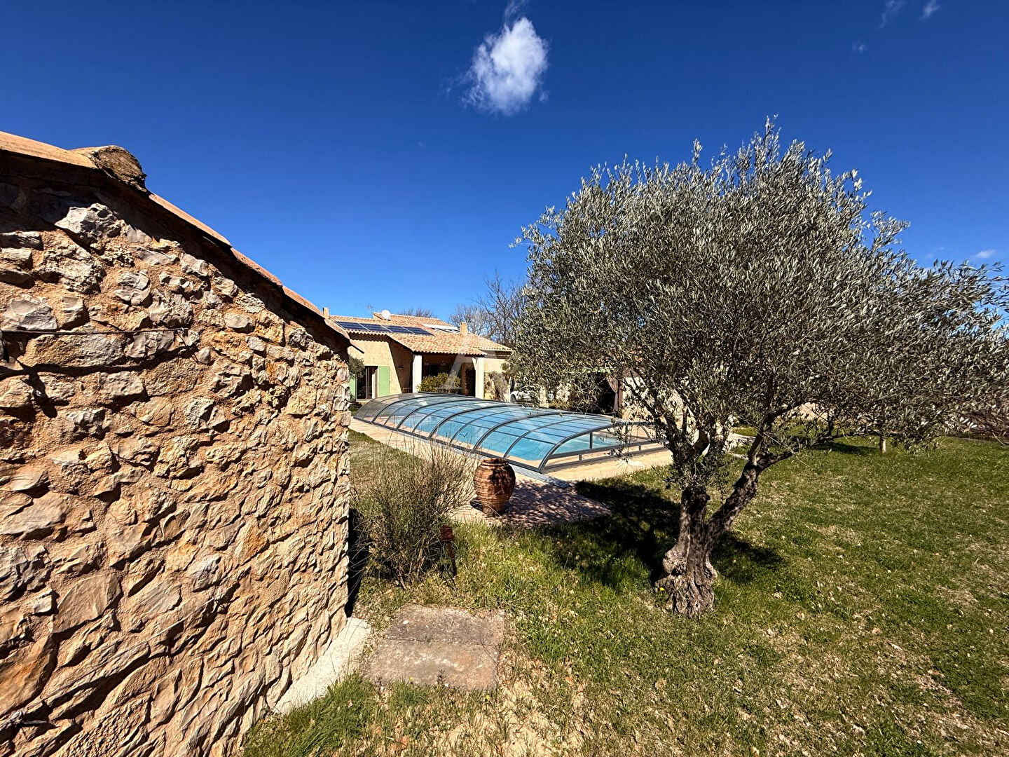 Villa VINON SUR VERDON (83560) 11 pi&egrave;ces 220.00 m&sup2;