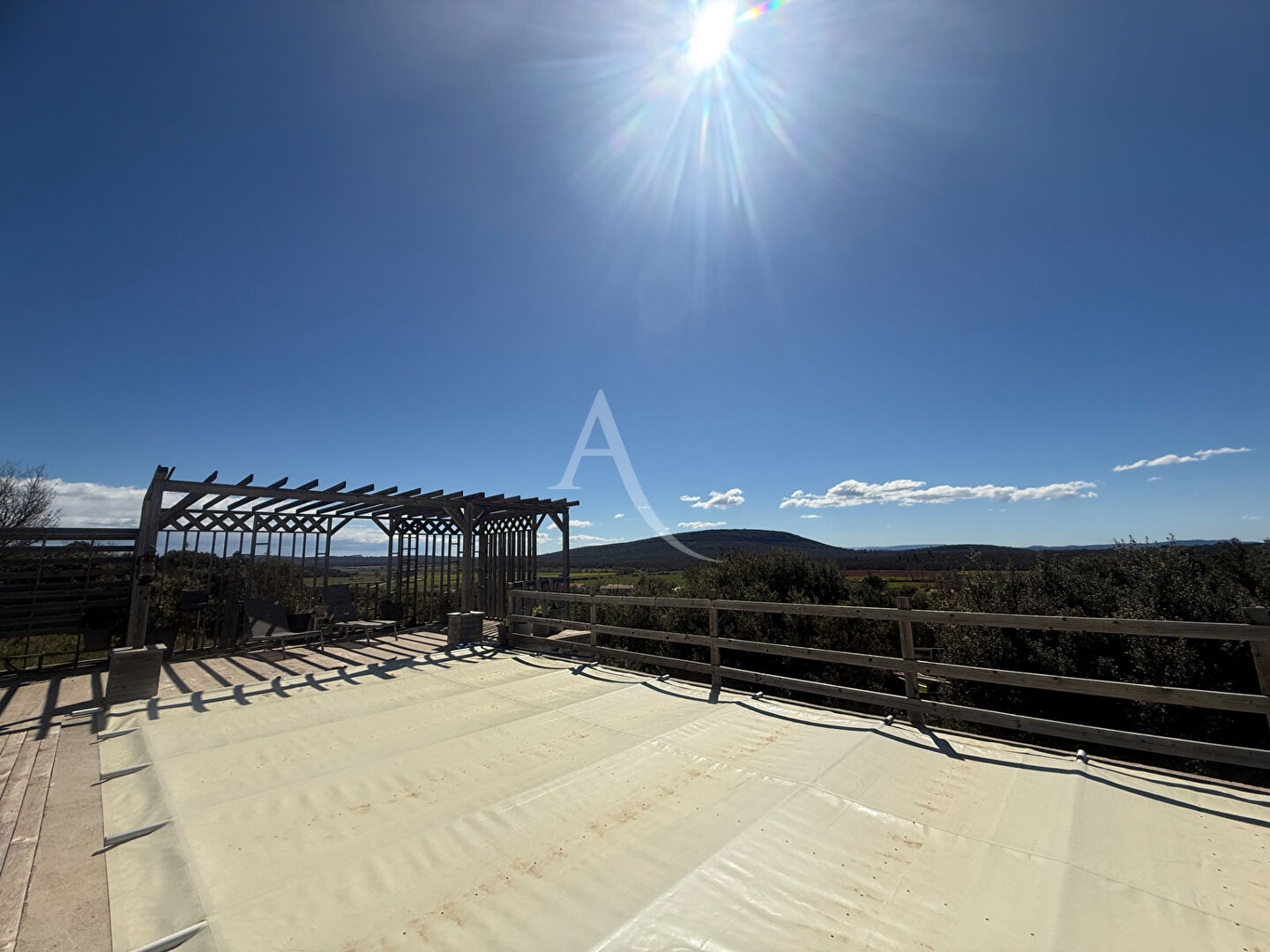 Villa LA VERDIERE (83560) 4 pi&egrave;ces 146.00 m&sup2;