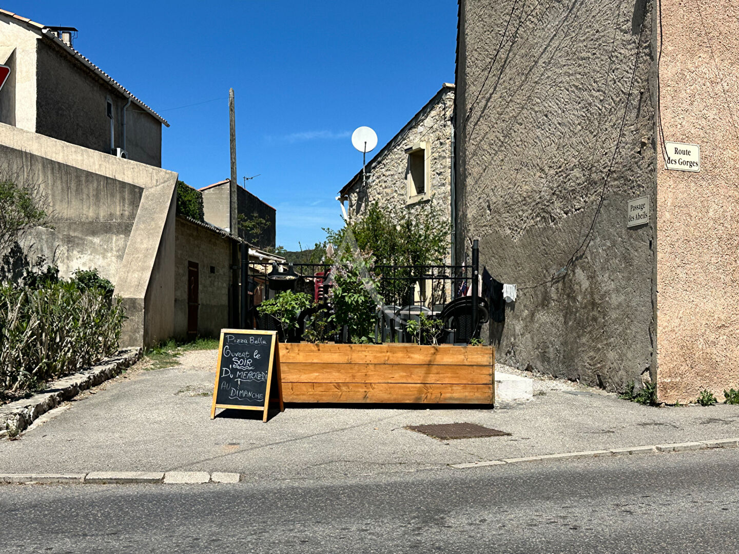 Fonds de commerce VINON SUR VERDON (83560) 4 pi&egrave;ces 100.00 m&sup2;