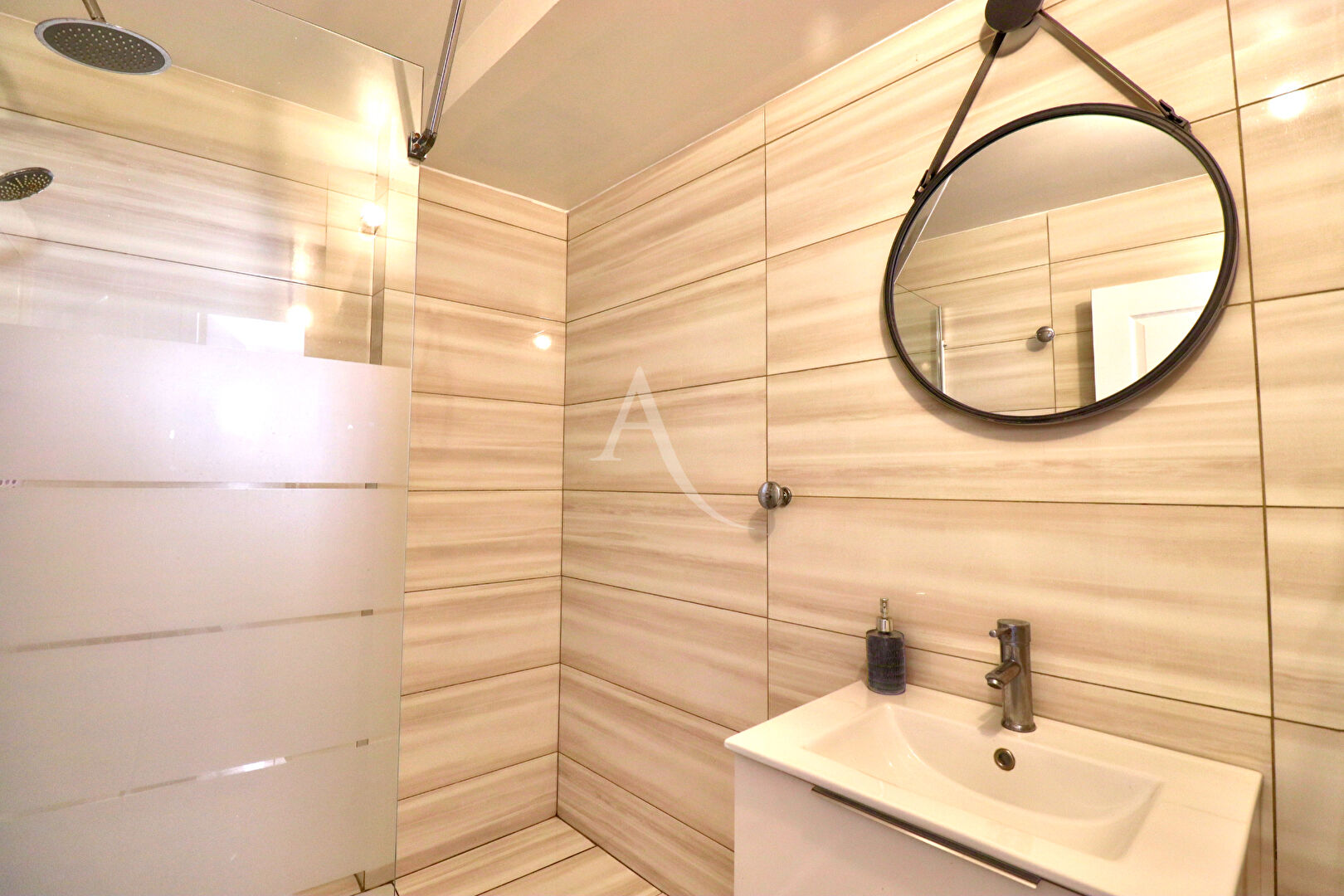 Maison de village RIANS (83560) 4 pi&egrave;ces 92.70 m&sup2;