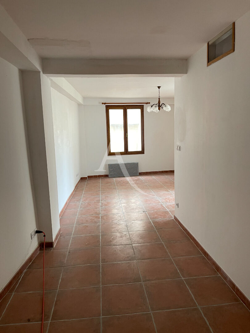 Immeuble RIEZ (04500) 7 pi&egrave;ces 200.00 m&sup2;