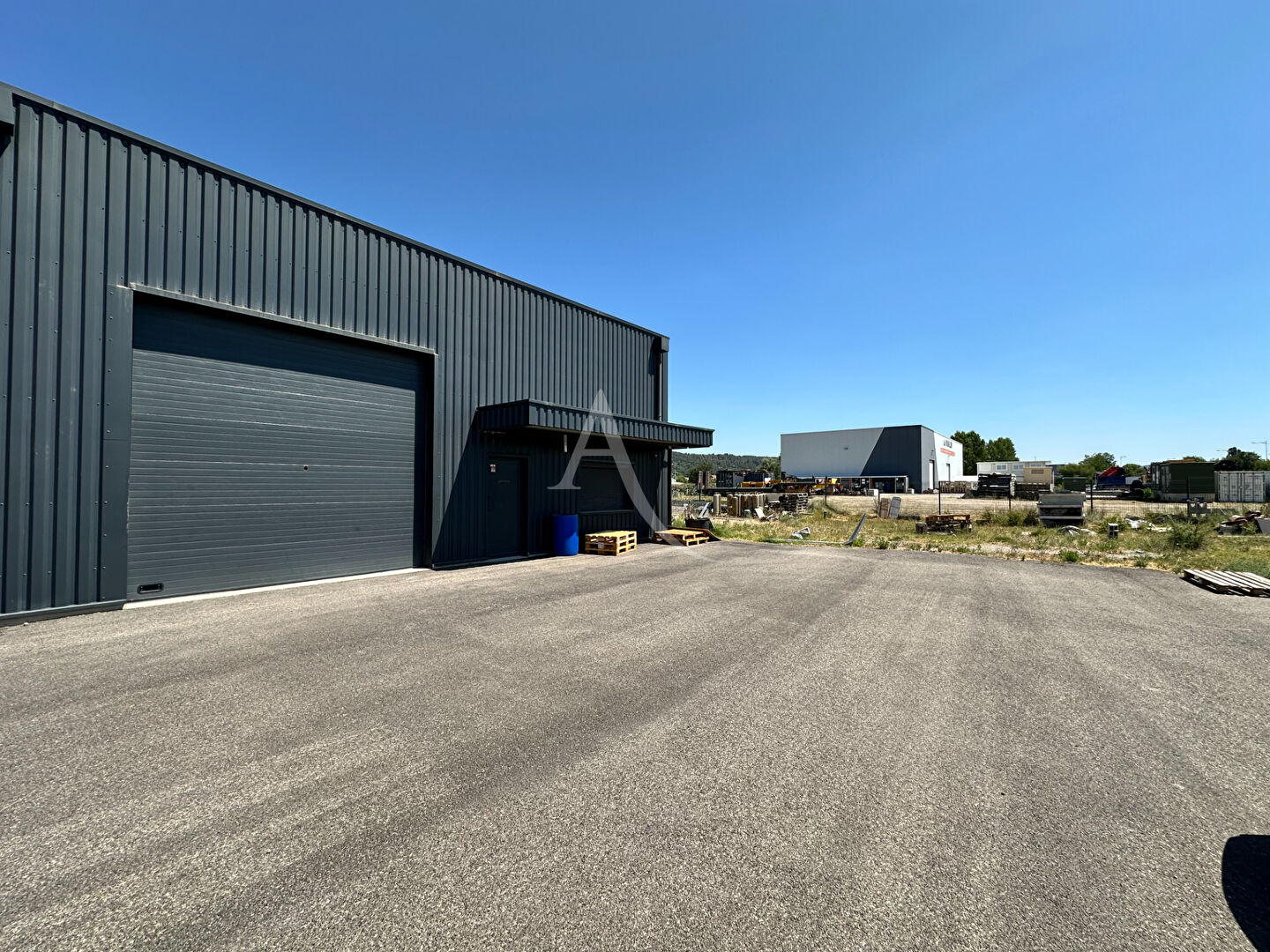 Local commercial VINON SUR VERDON (83560) 2 pi&egrave;ces 175.00 m&sup2;