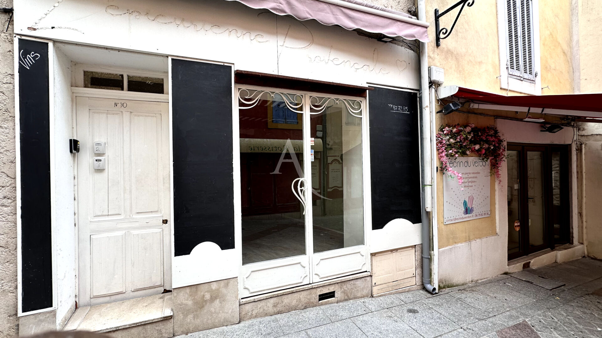 Local commercial 2 pièces 30 m² · à Gréoux-les-Bains · 30 m² · 750 €/mois