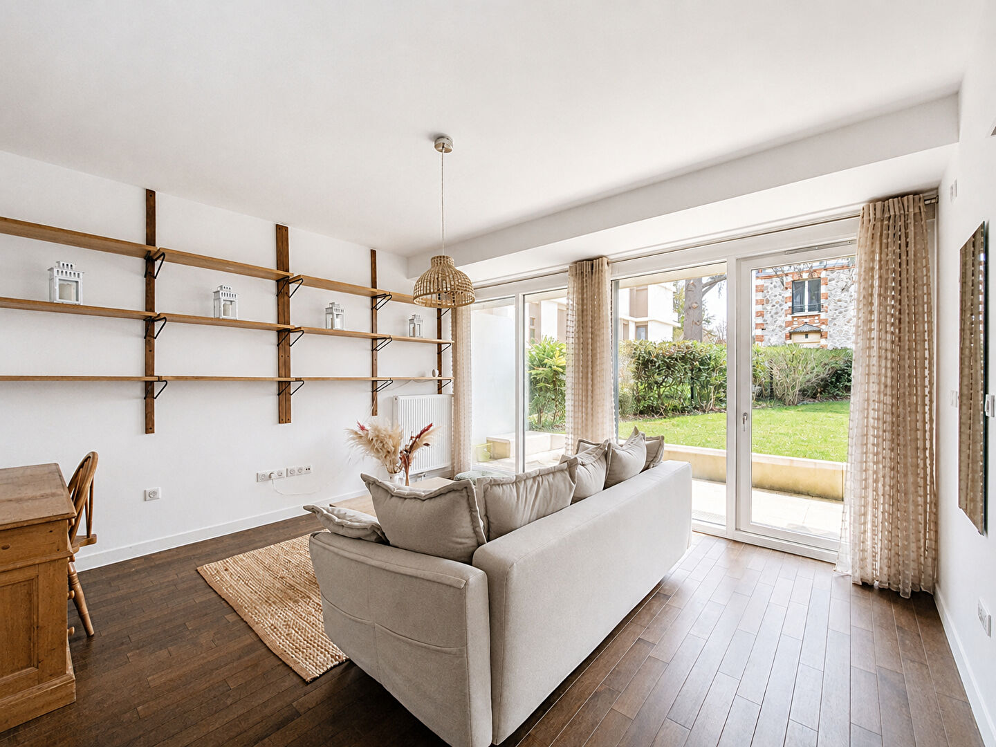à 22 km de Us Exclusif 1 400 € / mois cc Appartement 2 pièces , 1 chambre 43.32 m² Avec jardin, terrasse Voir le bien