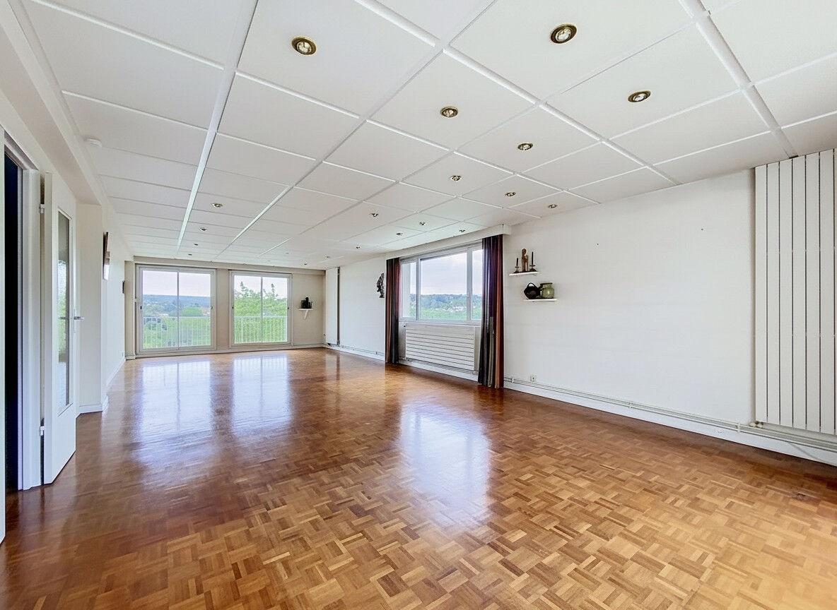 Saint-Germain-en-Laye (78) 728 000 € Appartement 5 pièces , 3 chambres 133.00 m² Avec balcongarage/box Voir le bien
