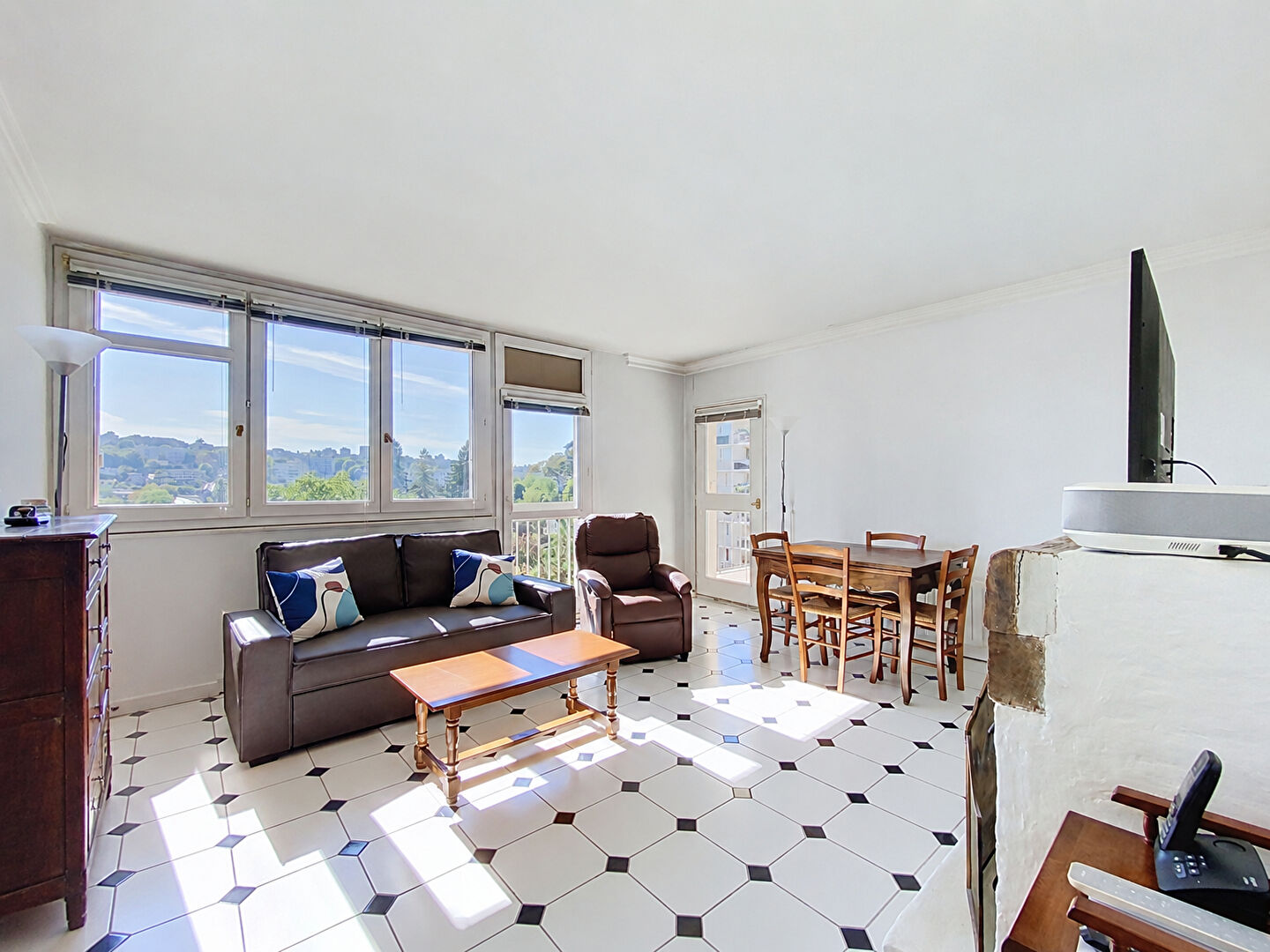 Le Pecq (78) 280 000 € Appartement 4 pièces , 3 chambres 74.63 m²