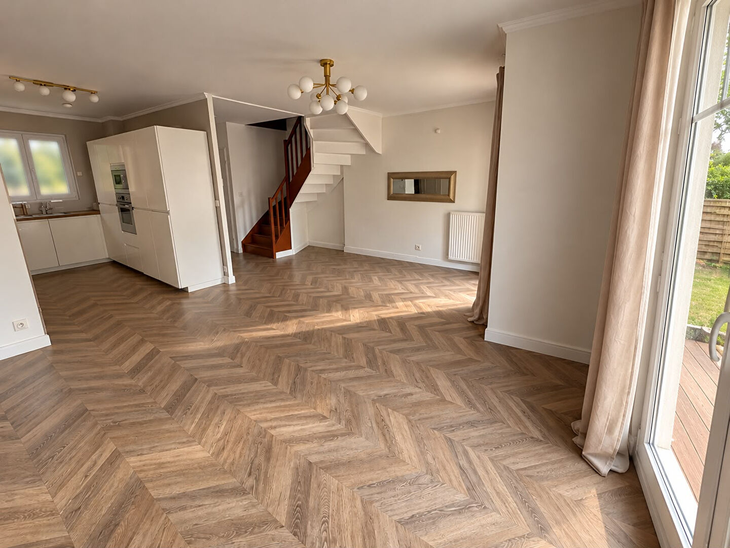 Villeparisis (77) Exclusif 1 450 € / mois cc Maison de ville 4 pièces , 3 chambres 74.70 m² Meublé Avec jardin, terrasse, garage/box