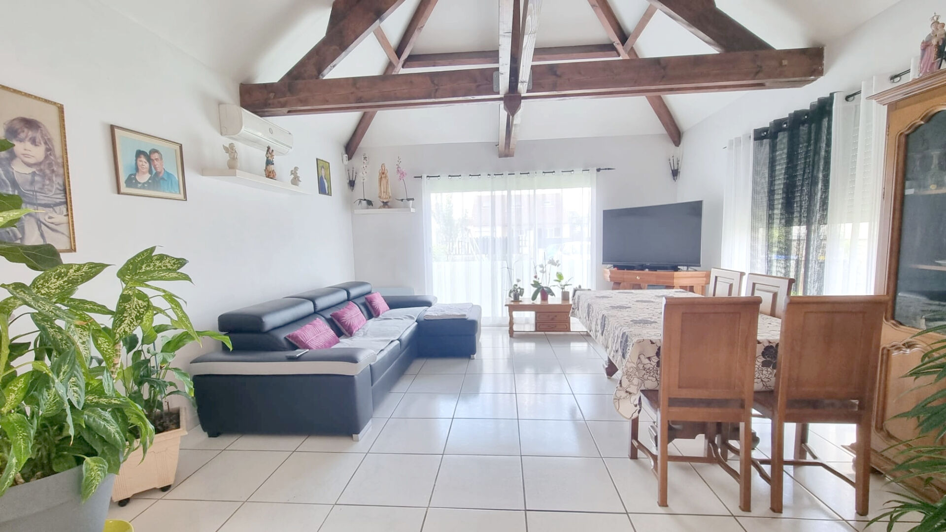 à 6 km de Claye-Souilly Exclusif 299 000 € Maison 3 pièces , 2 chambres 93.53 m² Avec jardin Voir le bien