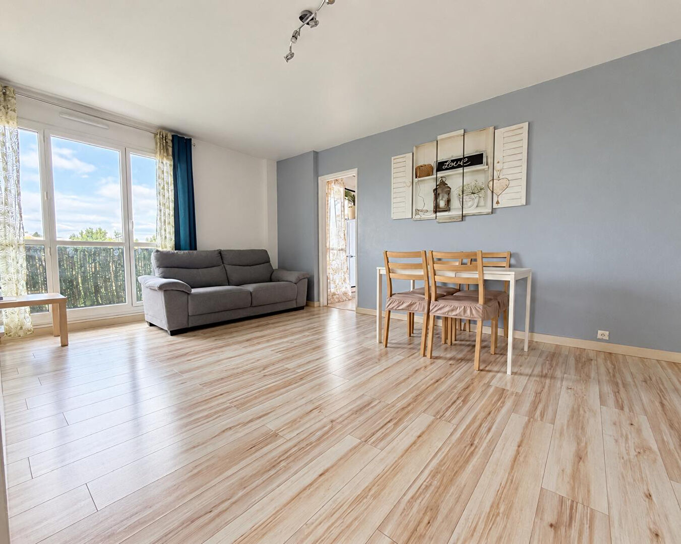 Appartement VAUJOURS (93410) 2 pi&egrave;ces 55.80 m&sup2;