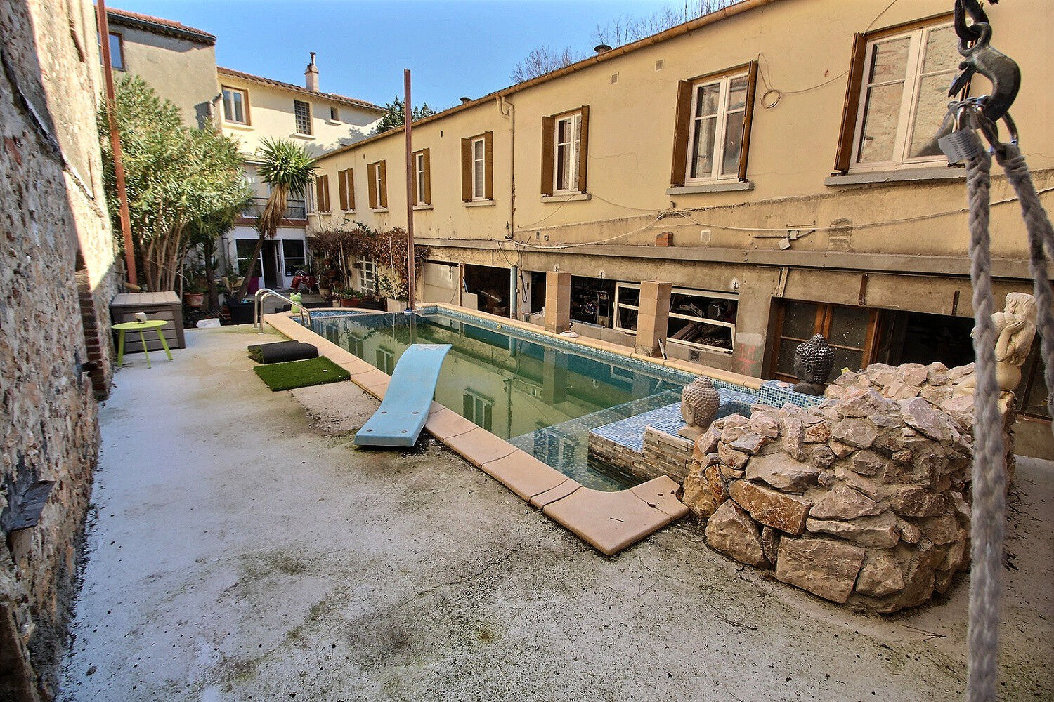 Maison ESTAGEL (66310) 10 pièces 335.00 m²