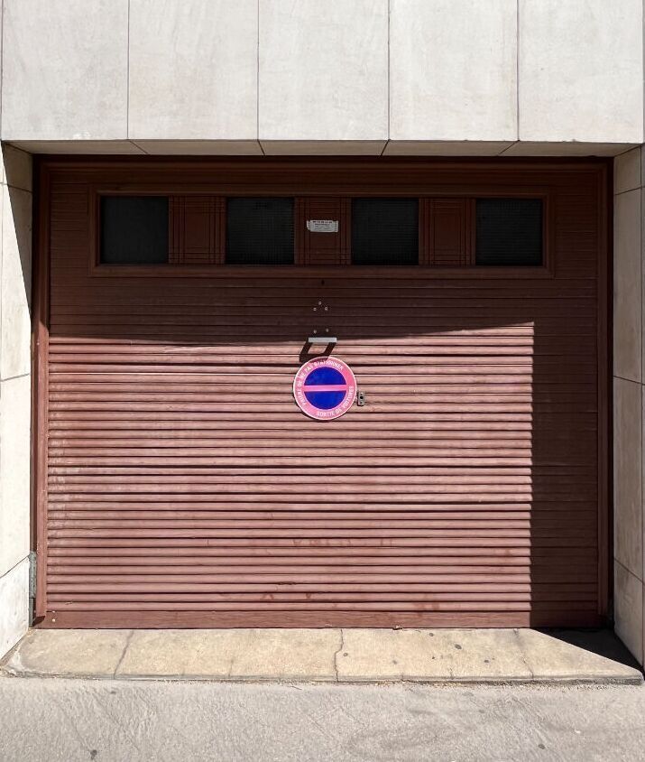 Parking / box PARIS (75007) 17.00 m²